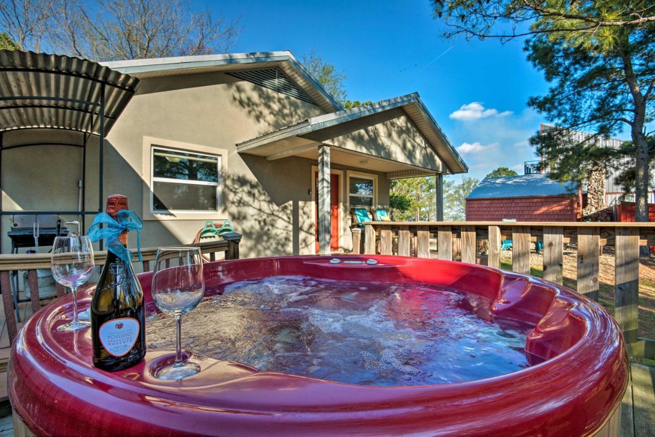 Broken Bow Cottage With Deck, Hot Tub And Fire Pit! 외부 사진